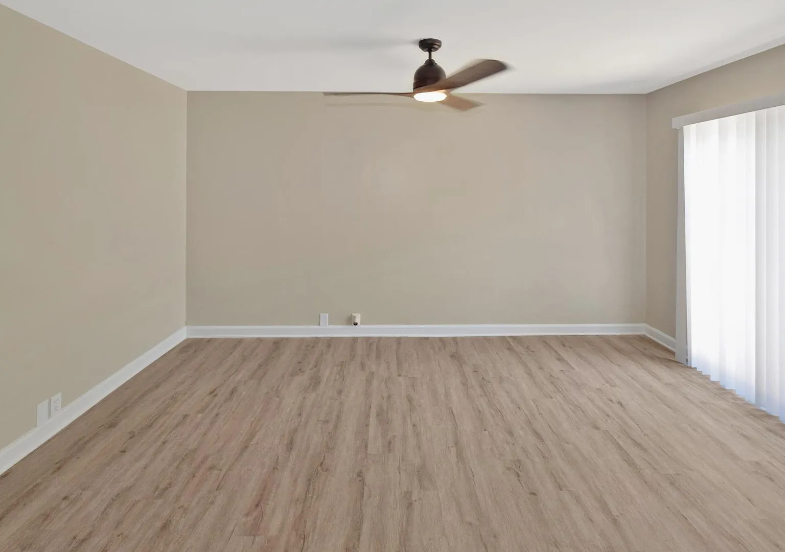 7021 Stonington Ln - 7021 Stonington — Photo 2