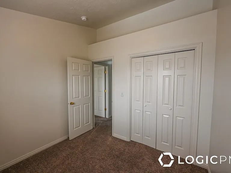 1743 S 750 E #UPSTAIRS — Photo 22