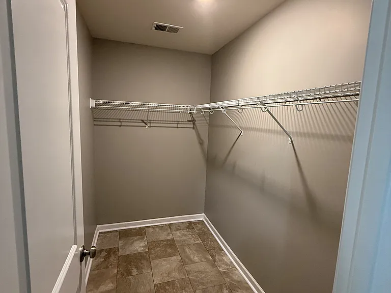 141 Butler Knoll Ct — Photo 38