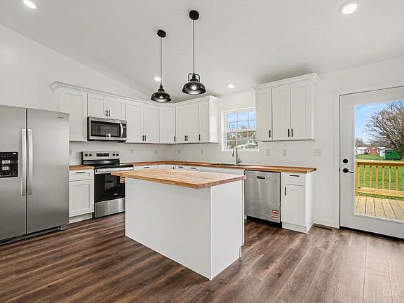 5th image of 145 Clark St