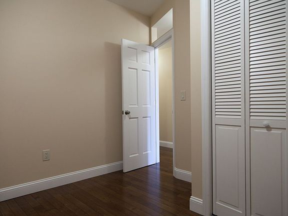 5th image of 690 10th Ave APT 4N