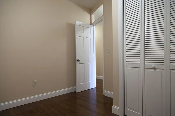 Rented by Bond New York | media 5