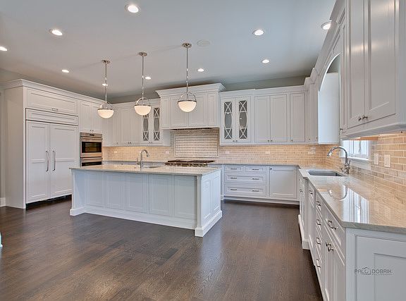 3rd image of 1528 Woodbine Ct