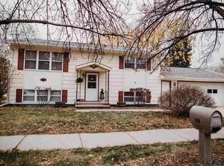 1501 N Davison St, Mitchell, SD 57301