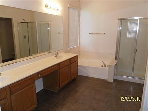 4th image of 2042 E Torrey Pines Pl