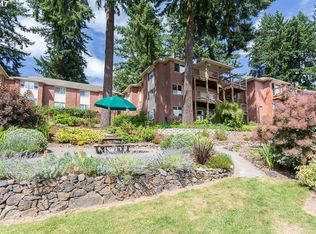 226 Ridgeway Rd UNIT 226, Lake Oswego, OR 97034