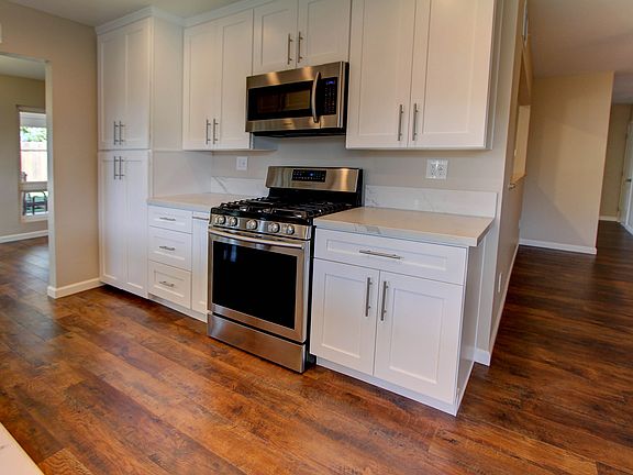 2nd image of 846 Ladysmith Dr