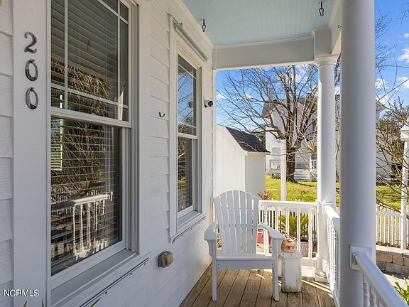 4th image of 200 Fulford Street