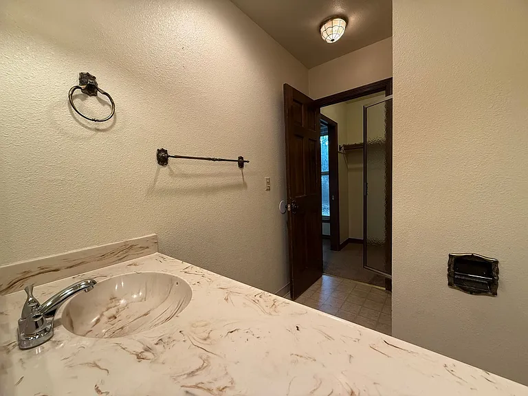 1150 NW Sunnywood Ct — Photo 27
