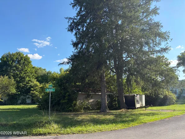 144 E Mechanic St, Muncy, PA 17756