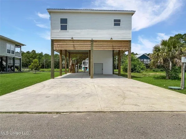 56 Good St, Bay Saint Louis, MS 39520