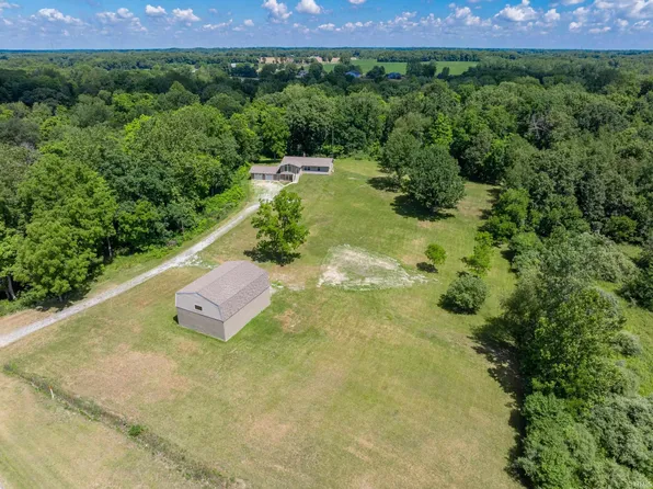 4678 E Us Highway 30, Pierceton, IN 46562