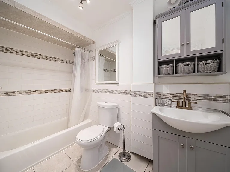 203 Bowers St #2 — Photo 14