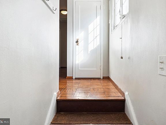 4th image of 3258 Valley Dr #816