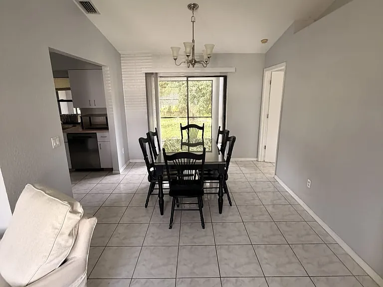 1474 Dewitt St — Photo 7