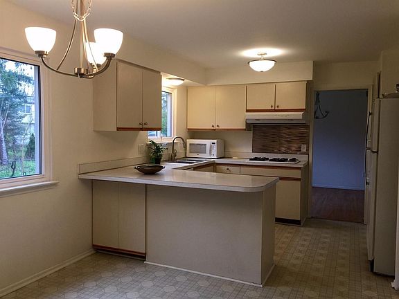 4th image of 3425 Wexford Ct