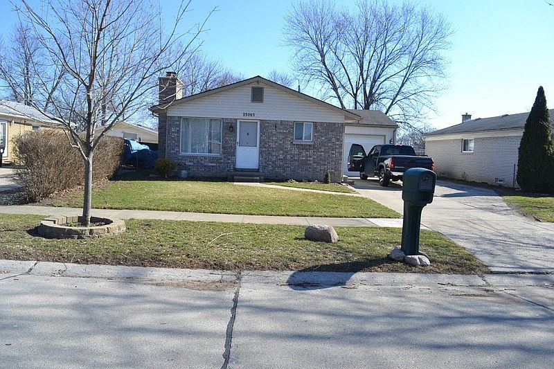1st image of 25065 Maywood St