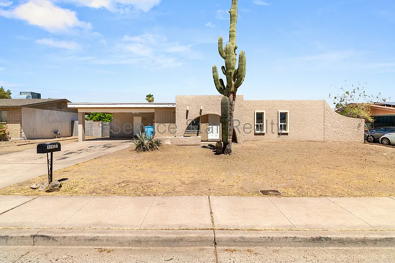 3 bed, 2.0 bath, 1484 sqft, $2,200 — Photo 2