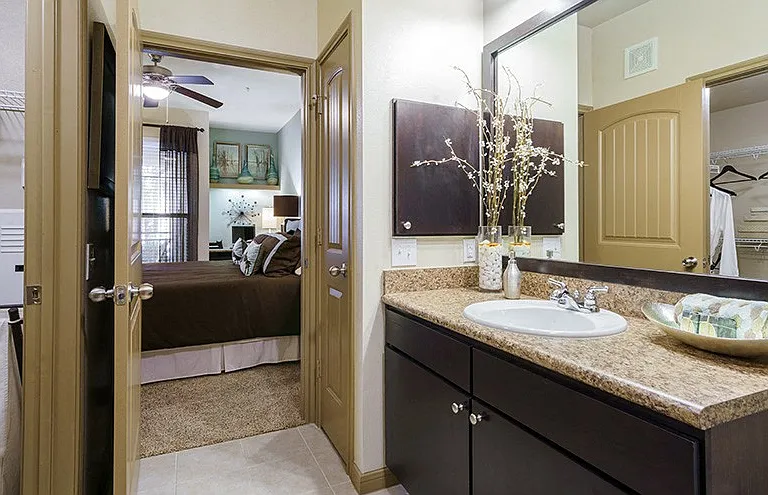 Northgate Oaks Apartments — Photo 19