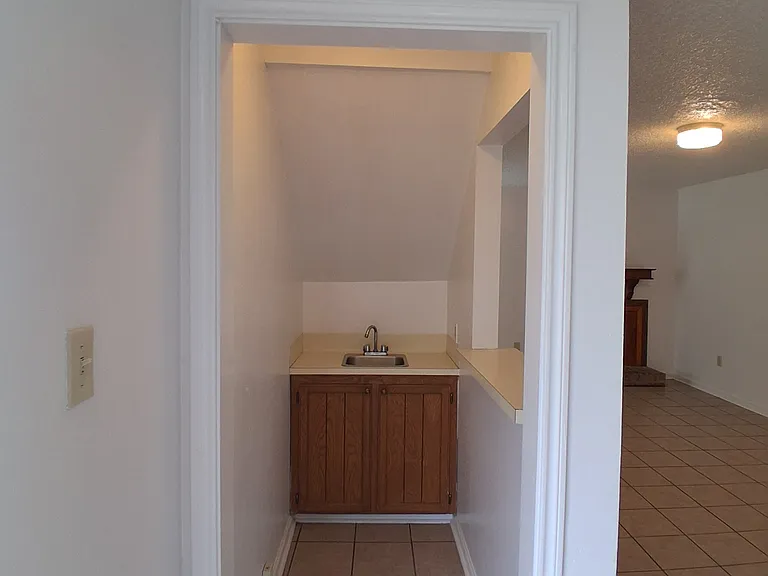 116 Oak Ridge Ave #D — Photo 5
