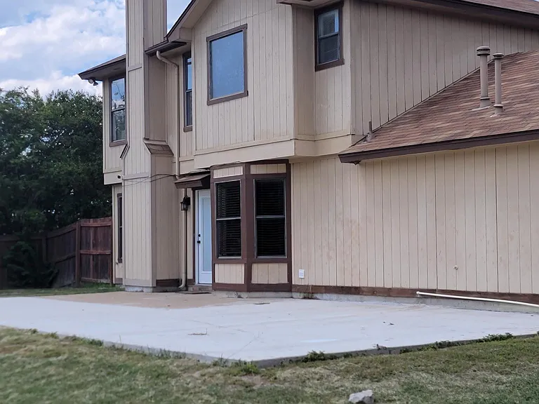 2315 Bernice Cir — Photo 37
