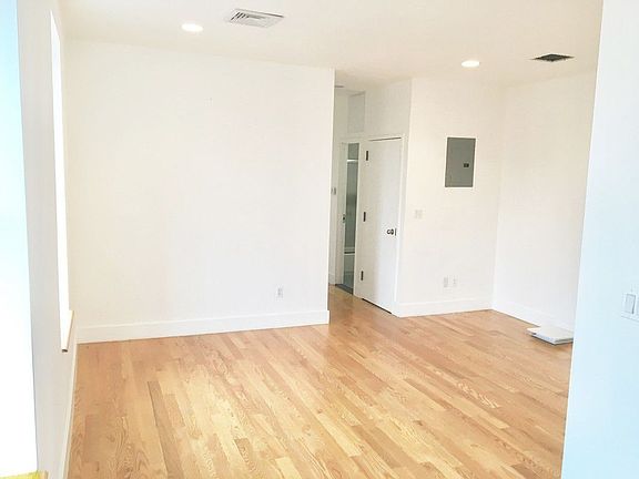 3rd image of 151 E 107th St APT 4
