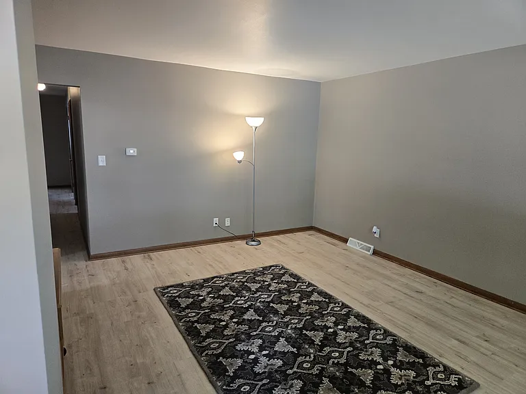 3477 S Kansas Ave — Photo 11