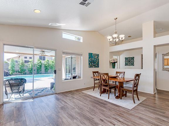 5th image of 3225 E Wahalla Ln