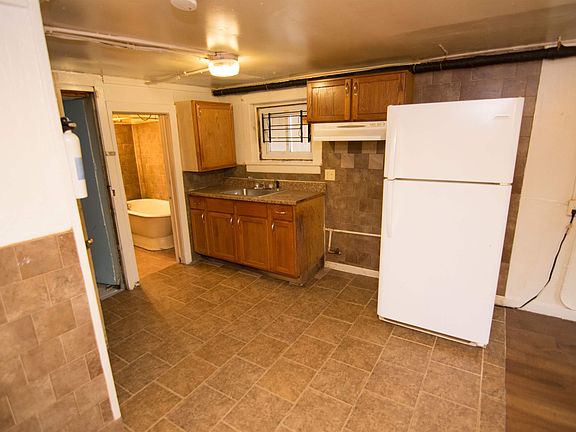 5th image of 7037 S Artesian Ave