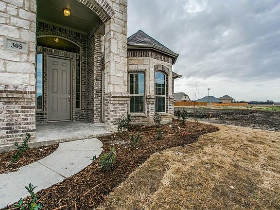 2nd image of 305 Blueberry Ln
