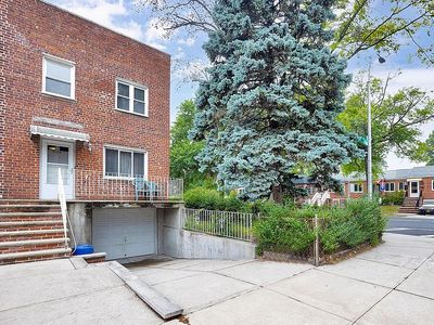 6102 67th St, Flushing, NY, 11379