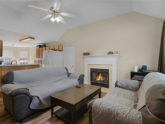 4th image of 27 Manning Mill Way