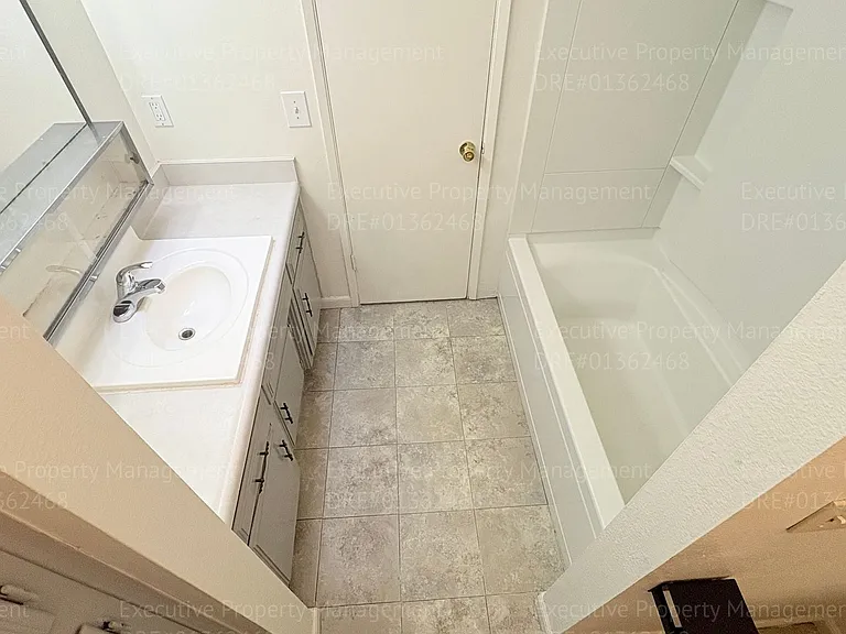 2425 Westholme Blvd — Photo 23