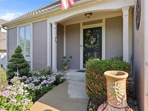 8100 W 144th Ter, Overland Park, KS 66223