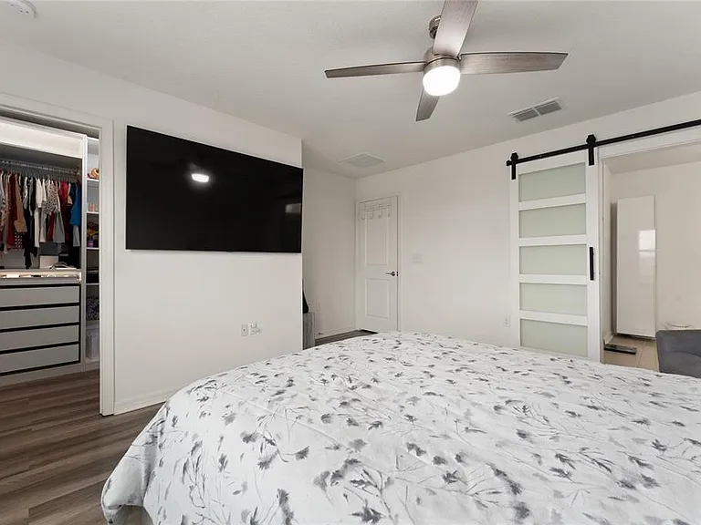 697 Stoney Point Cir — Photo 10