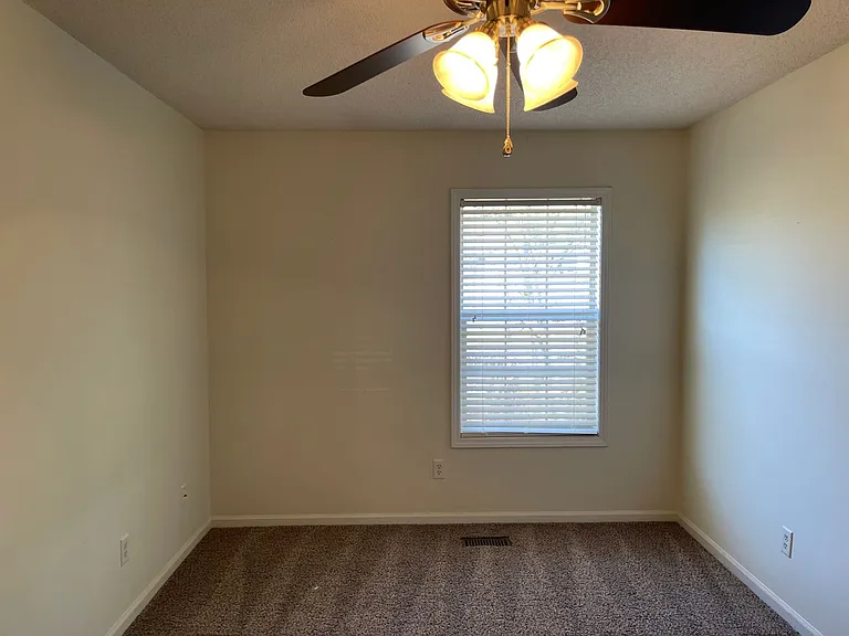 118 W Briar Dr — Photo 22