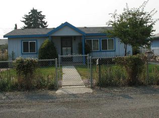 30 S Falen Ave, Harrah, WA 98933