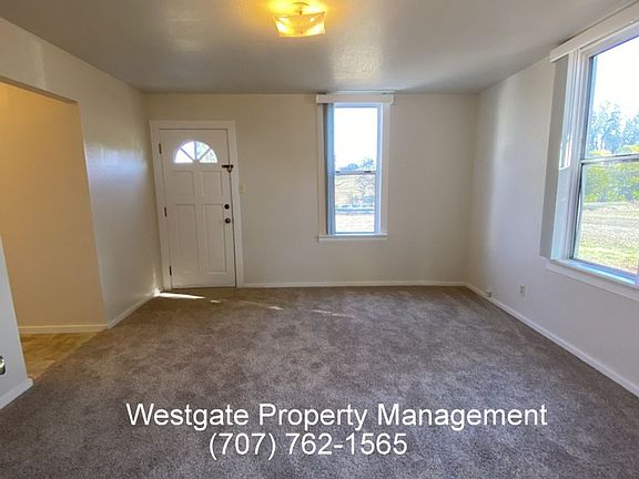 4th image of 860 W Sierra Ave