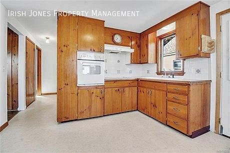 4th image of 17 Houston St