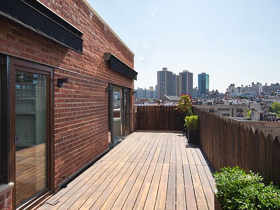 5th image of 50 King St #Penthouse A