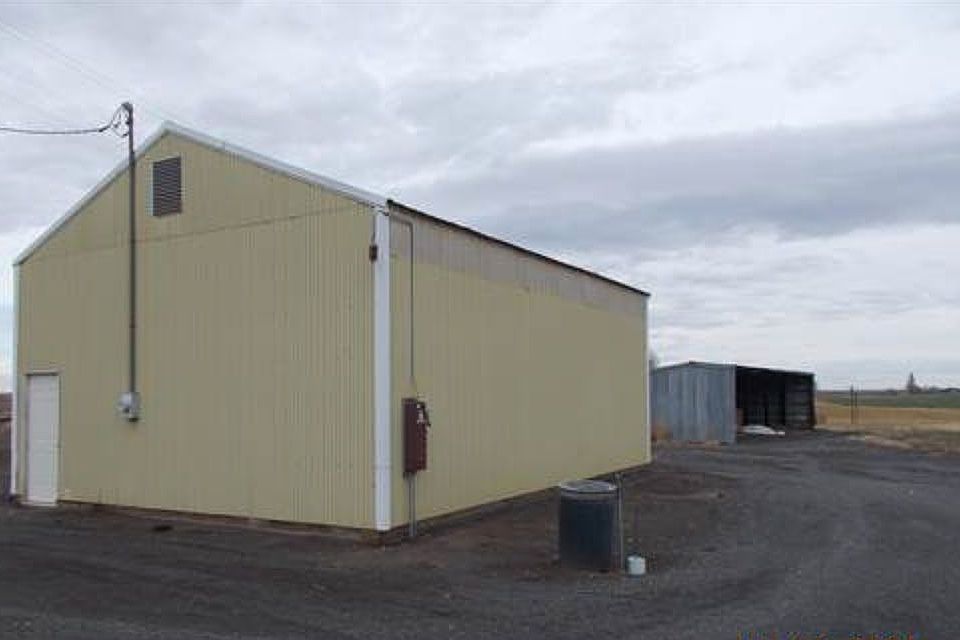 2nd image of 562 Kent Dr