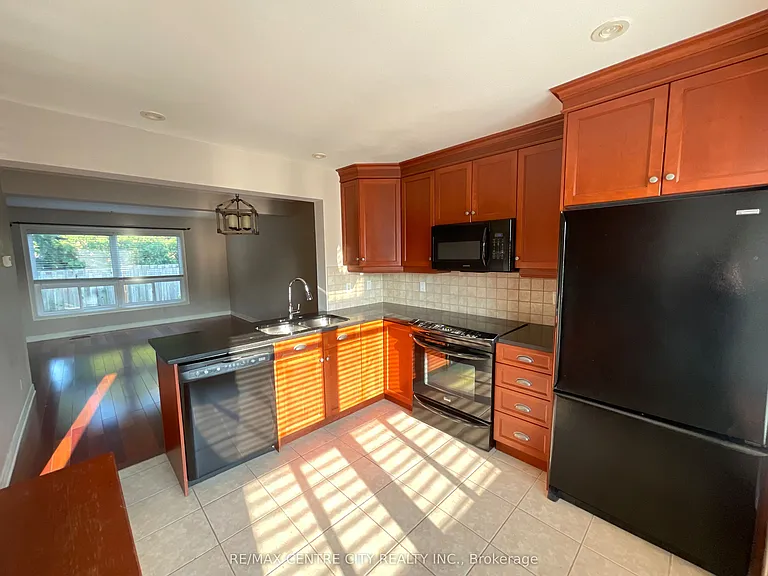 89 Highview Ave E #39 — Photo 6