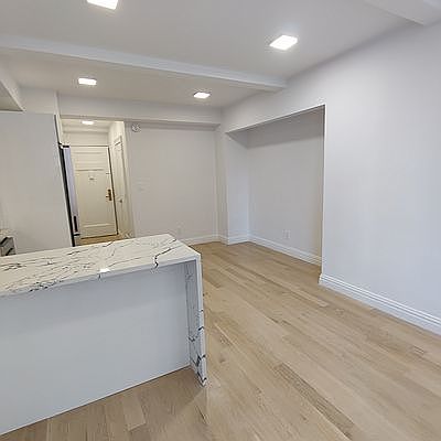 5th image of 25 Tudor City Pl APT 1322