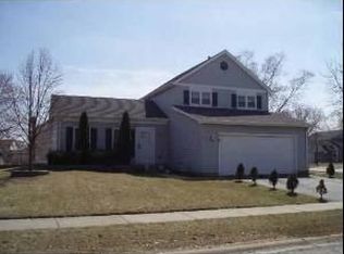 11 Bosworth Dr, Glendale Heights, IL