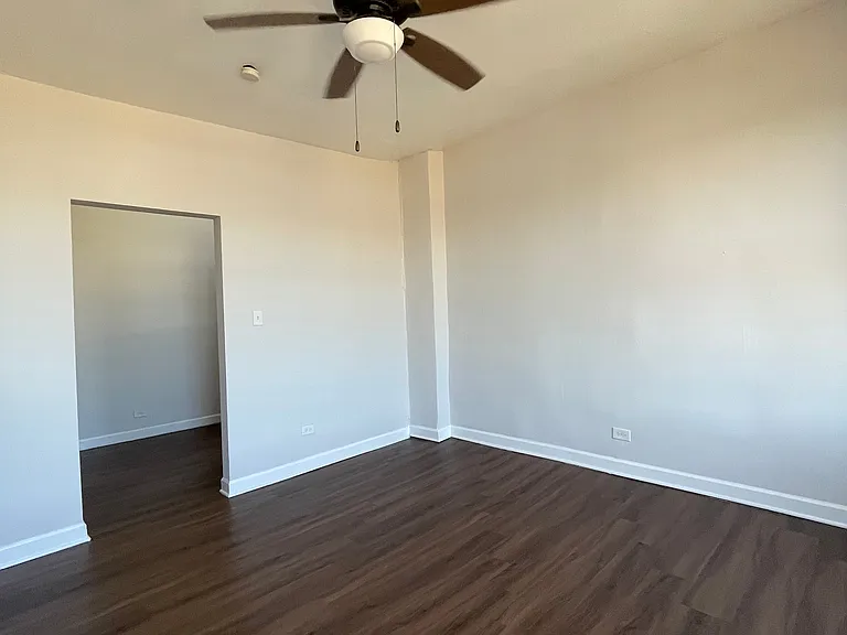 2409-11 S Hoyne Ave #205 — Photo 5