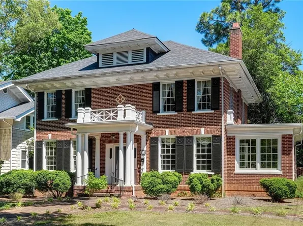815 S Main St, Reidsville, NC 27320
