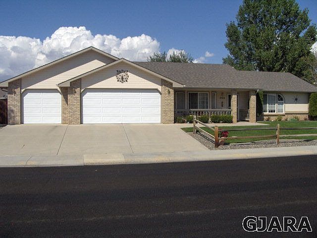 1st image of 2560 Westwood Dr