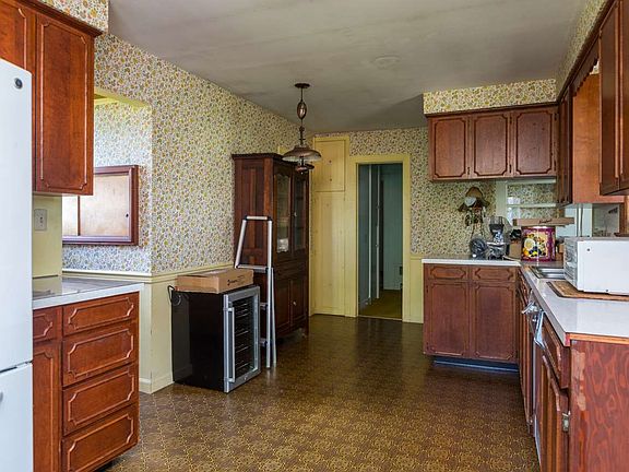 3rd image of 1130 Hamlet Dr