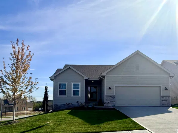 18403 Sage St, Omaha, NE 68136