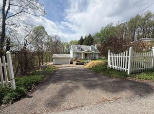 411 Fairview Heights Dr, Toronto, OH 43964
